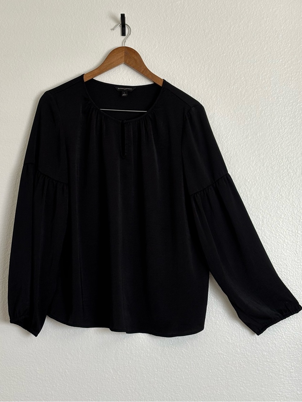 Banana Republic Black Long-Sleeve Peasant Blouse - Women. Item 013